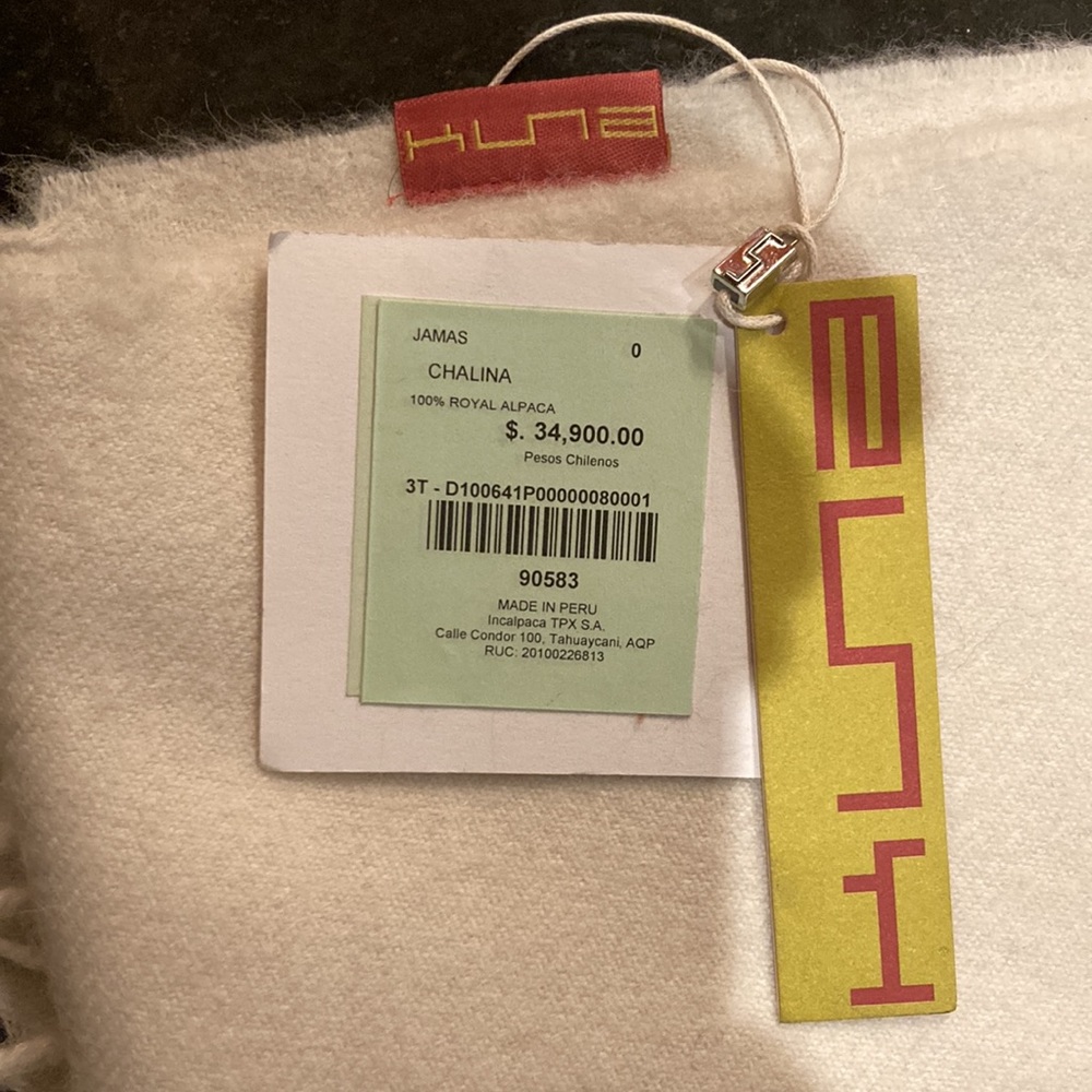 Cream alpaca scarf new with tags